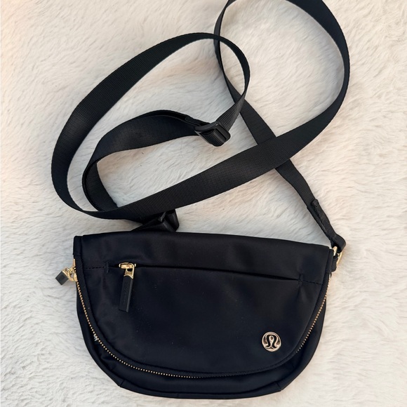 lululemon athletica Black and Gold Crossbody Bag - Picture 8 of 9
